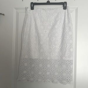 LNWOT. Kenzie floral lace midi skirt. Medium